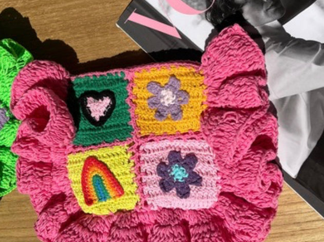Mademoiselle crochet ruffle purse